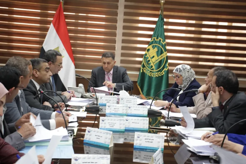 «دعم الإنتاج وتسهيل التراخيص».. محافظ القليوبية يفتح صفحة جديدة مع المستثمرين