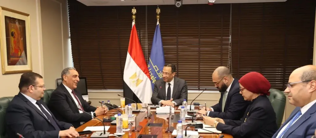 وزير الاتصالات يناقش مع Oracle خطط الشركة لتعزيز التعاون في مجال التحول الرقمي في مصر