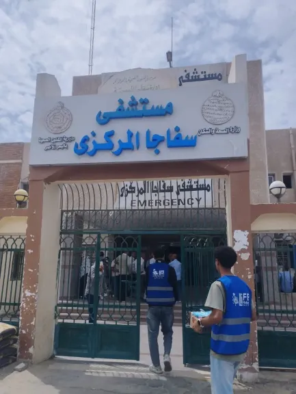 ”صناع الحياة” تتدخل لدعم مصابي حادث طريق سفاجا القصير