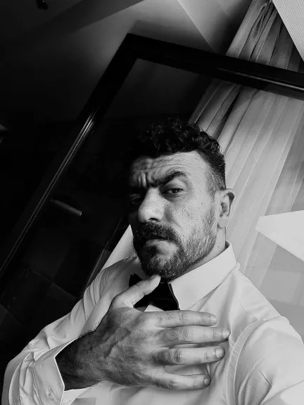 طلق نار في السينمات قريبًا.. أحمد العوضي يروج لأحدث أعماله السينمائية ” شمشون ودليله”