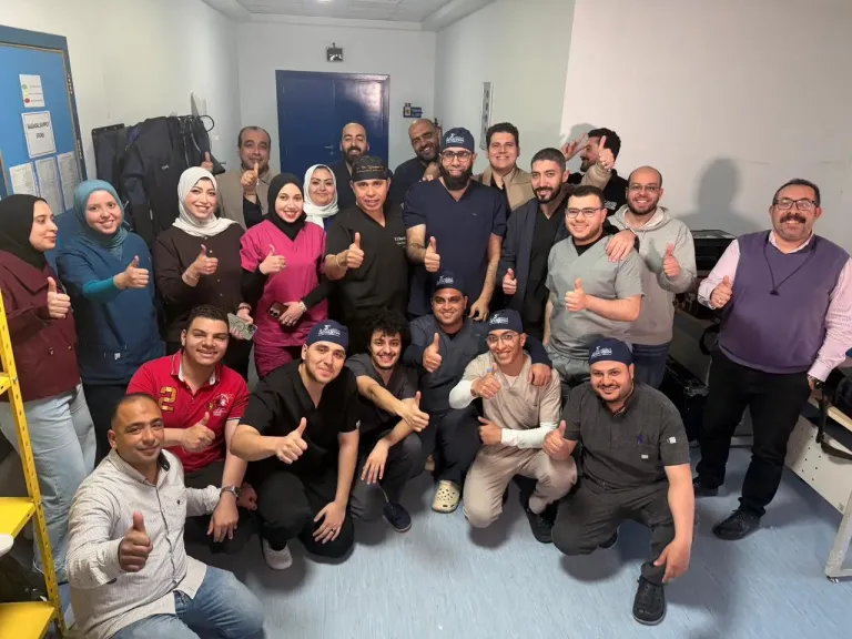 نجاح طبي متميز بمستشفى المنصورة التخصصي: بث حي لأول قسطرة مخية علاجية ضمن مؤتمر دولي