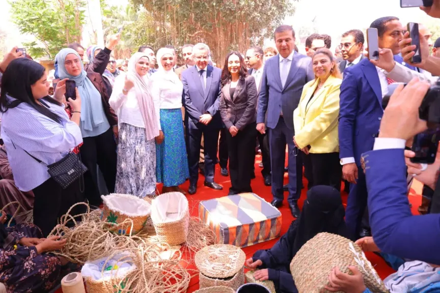 وزيرة التضامن تفتتح فعاليات معرض ”ديارنا زهور الربيع” بالمتحف الزراعي المصري