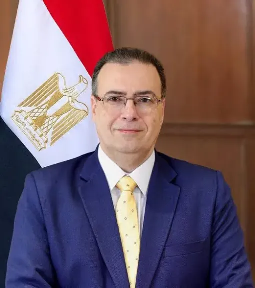 مفتي الجمهورية يهنئ المهندس حاتم نبيل بتجديد الثقة في سيادته رئيسًا للجهاز المركزي للتنظيم والإدارة