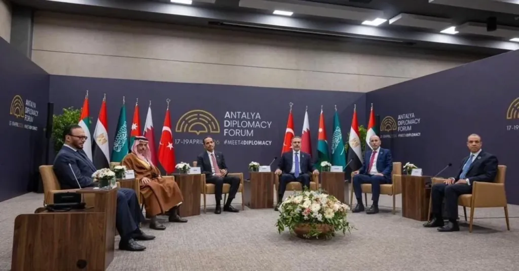 وزير الخارجية السعودي يناقش جهود إعادة إعمار غزة خلال مشاركته في الاجتماع الوزاري لمجموعة الثمانية في أنطاليا