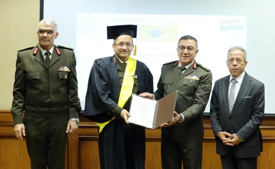 الأكاديمية الطبية العسكرية تنظم مراسم تسليم الشهادات العلمية وتكريم المتميزين من الأطباء العسكريين والمدنيين