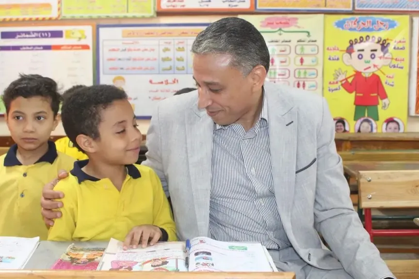 مدير تعليم الجيزة: سرعة إنهاء مصالح المواطنين ورفع كفاءة الأداء أولوية