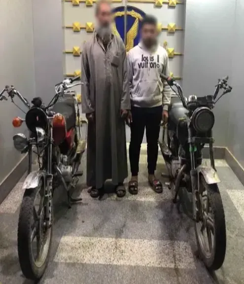 سقوط لصي الدراجات النارية بكفر الشيخ.. كشف غموض سرقة دراجتين من داخل منزل وضبط المتهمين