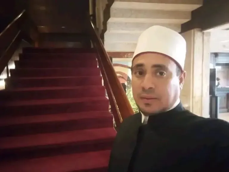 أبويا طردني من البيت بسببهم.. ننشر اعترافات المتهم بقتل إمام مسجد وإصابة شقيقه خلال ذهابهما للصلاة في قنا