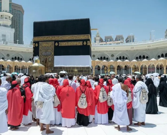 طلائع حجاج بيت الله الحرام يصلون إلى البيت العتيق وسط منظومة خدمات متكاملة