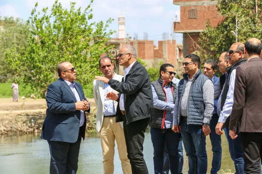 محافظ كفرالشيخ يتفقد النقاط الخطرة بعدد من طرق المحافظة.. ويوجه بوضع حلول عاجلة لمعالجتها للحد من الحوادث وحماية أرواح أهالينا