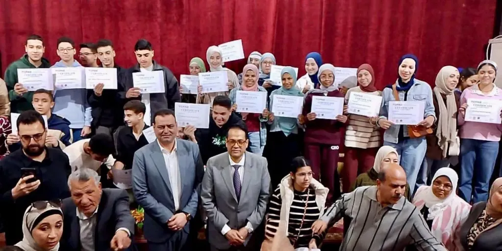 إنجاز دولي..«عبداللطيف» يهنئ طلاب الثانوية لحصولهم على شهادات يابانية في البرمجة والذكاء الاصطناعي