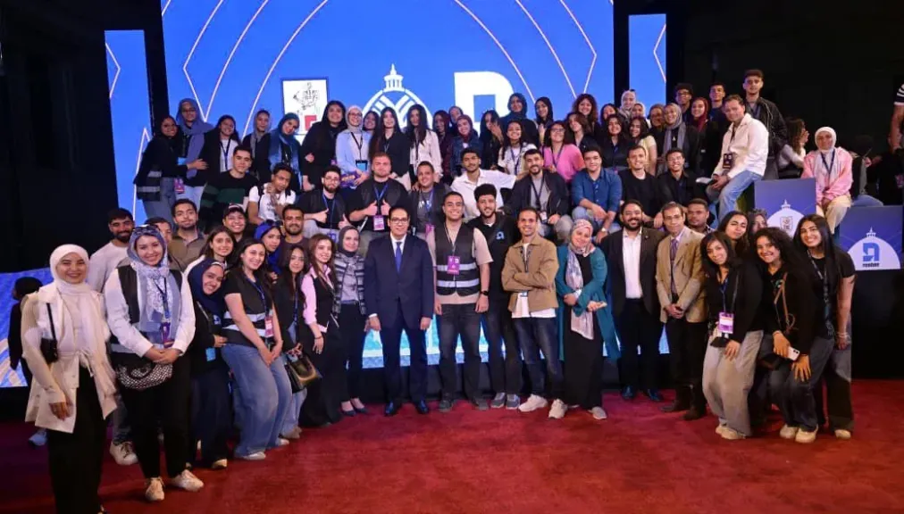 رئيس جامعة القاهرة يُجري حوارًا مفتوحًا مع الطلاب في ختام فعاليات اليوم الثاني لملتقى التوظيف والتدريب