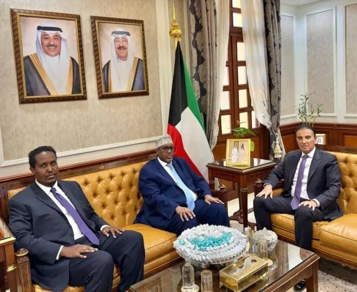 مندوب الصومال بالجامعة العربية :   حريصون على تطوير العلاقات  مع الكويت والارتقاء بها إلى آفاق أرحب وندعم اجراءاتها لحماية  الامن والاستقرار