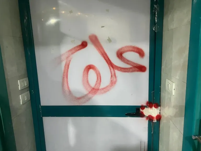 حملات مفاجئة تكشف مخالفات خطيرة.. تشميع معامل بفيصل بعد التخلص العشوائي من نفايات طبية