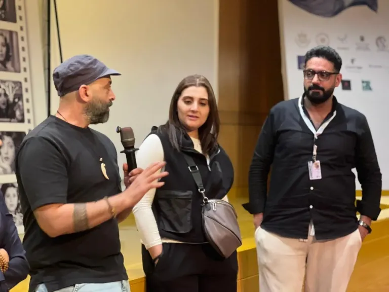 “فايزة” يخطف الأنظار في “ذات أثر”.. قصة ملهمة تهز مشاعر جمهور مهرجان أسوان