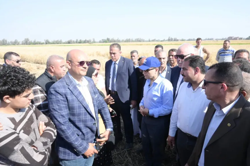 محافظ الغربية يطلق موسم حصاد القمح من مركز زفتى ويؤكد: «حصاد اليوم ثمرة عام من الجهد والعمل