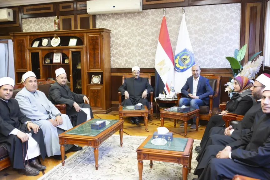 رئيس جامعة دمنهور يبحث مع وعظ البحيرة آليات غرس القيم في نفوس الشباب