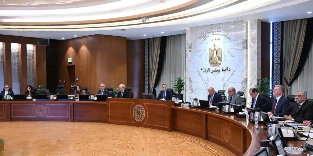 مدبولي يترأس «الأعلى للطاقة» لتأمين الإمدادات ودعم الصناعة.. أولوية للمشروعات الإنتاجية وزيادة الاعتماد على المتجددة