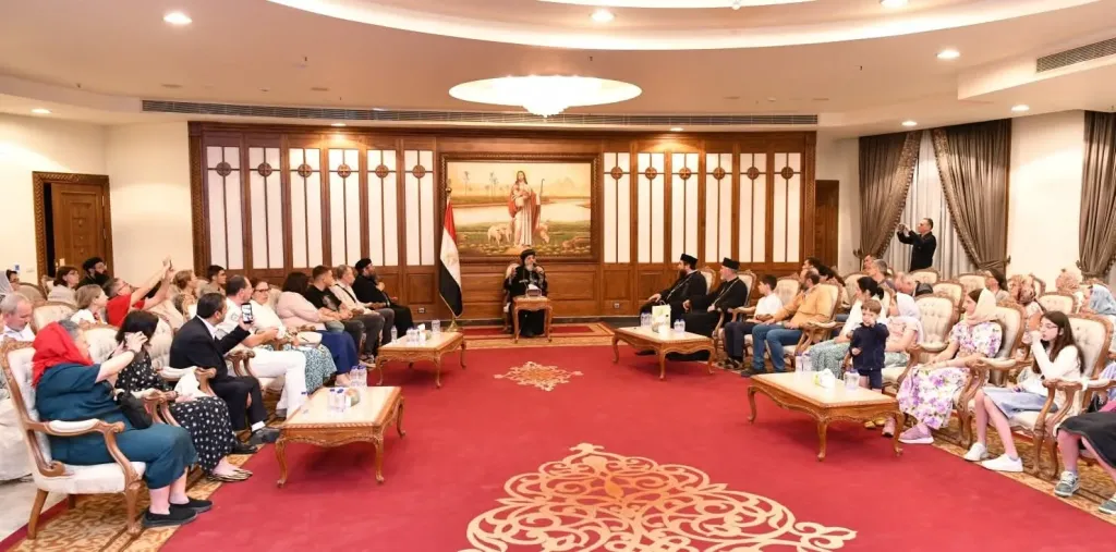 البابا تواضروس الثاني يستقبل وفد من كنيسة رومانيا