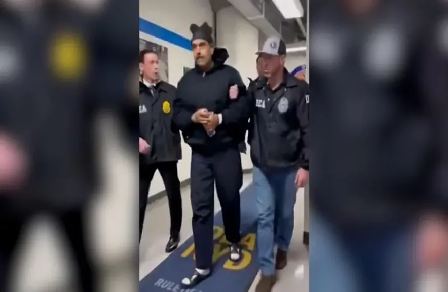 اتهامات لجندي أمريكي بتحقيق 400 ألف دولار من رهانات على إزاحة مادورو