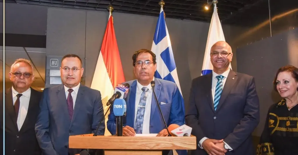 د. أحمد زايد .. المعروضات تلقي الضوء على المدينة القديمة في جميع مراحلها التاريخية