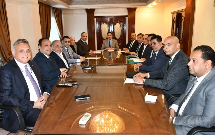 وزير الشباب والرياضة يعقد اجتماعًا مع مجلس إدارة اتحاد التايكوندو لمناقشة خطة المرحلة المقبلة