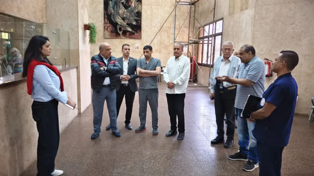 وزير الكهرباء يتفقد مستشفى الكهرباء بمنطقة ألماظة ويتابع سير العمل ويطمئن على تقديم الخدمات الصحية خلال الاجازات الرسمية