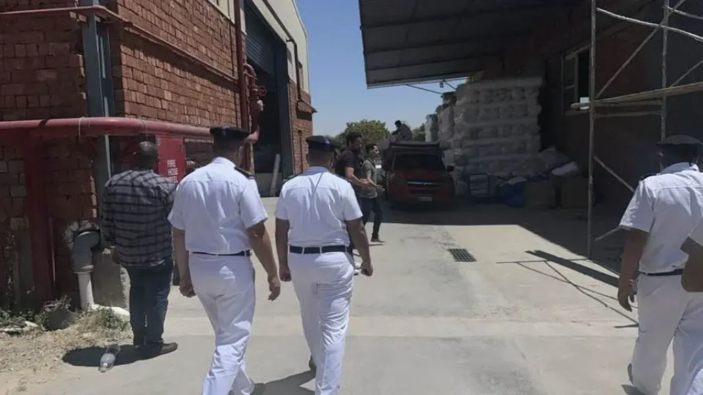 تشميع 10 منشآت مخالفة بجمعية أحمد عرابي في العبور الجديدة