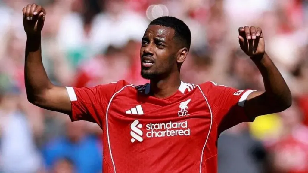 ليفربول يحسم مواجهة كريستال بالاس بثلاثية رغم إصابة صلاح