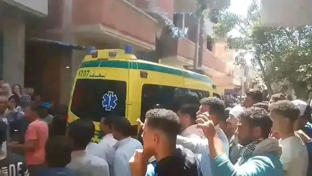 إصـ.ـابـ.ـة شاب بـ.ـجـ.ـرح نا.فـ.ـذ في مشـ.ـا.جـ.ـرة بقرية ”منشأة الأخوة” بالدقهلية