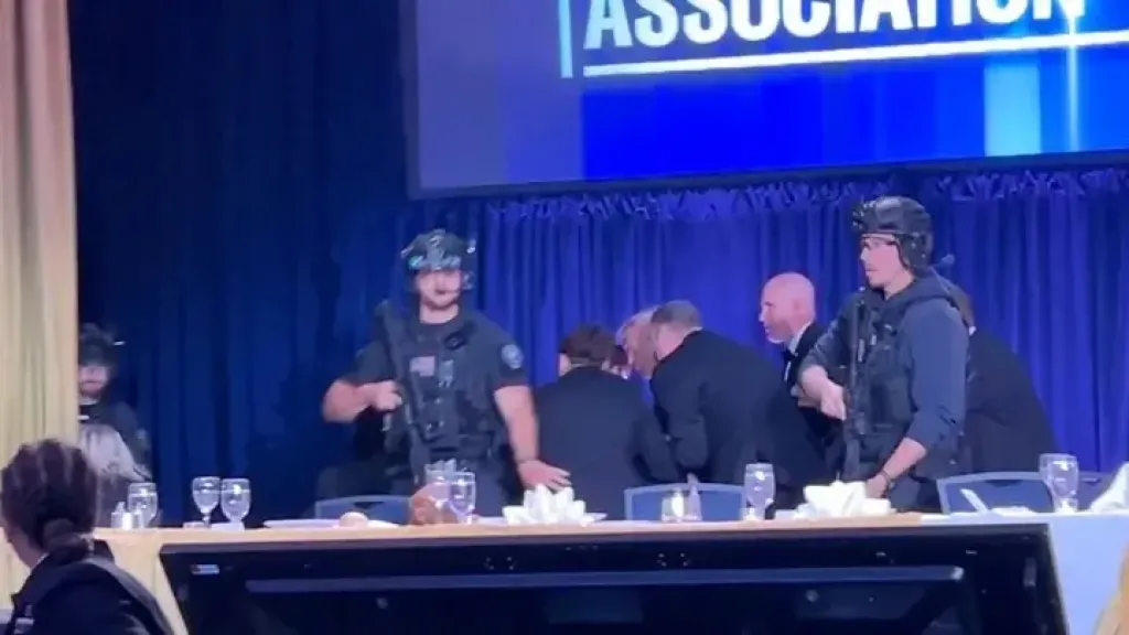 استنفار أمني وإدانات دولية واسعة عقب إطلاق نار خلال عشاء مراسلي البيت الأبيض بحضور دونالد ترامب