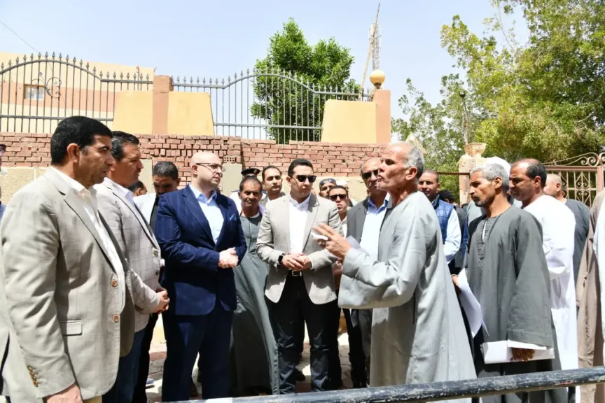 محافظ الفيوم يتفقد سير العمل بالمركز التكنولوجي بيوسف الصديق