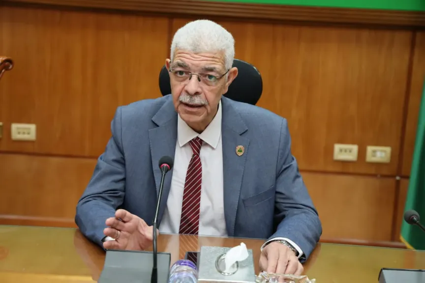 رئيس جامعة المنوفية يتابع أعمال اللجنة التنفيذية بالجامعة لتحديث البرامج الدراسية وربطها بسوق العمل