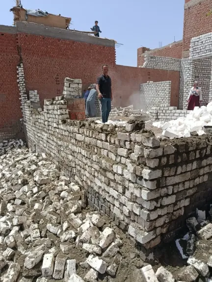 إزالة تعدٍ على الأراضي الزراعية بقرية نقاليفة بمركز سنورس بالفيوم