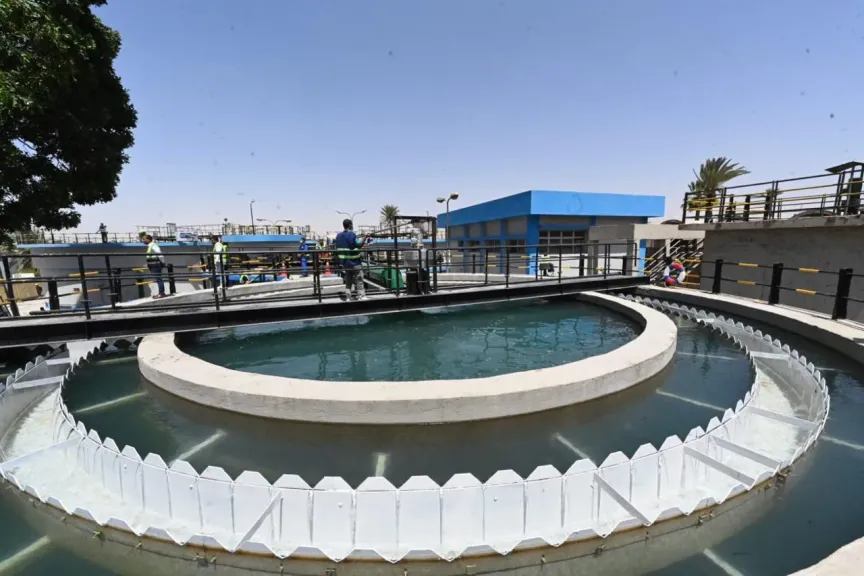 وزيرة الإسكان ومحافظ الأقصر يتفقدان محطة مياه الأقصر الغربية