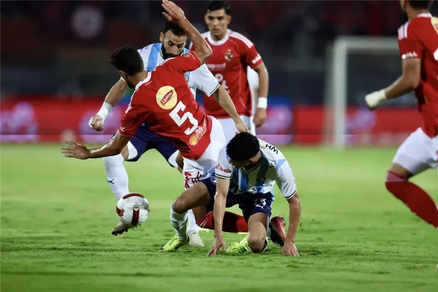 مفارقة من الخيال.. الأهلي يفقد تفوقه على بيراميدز بسبب 4 مباريات