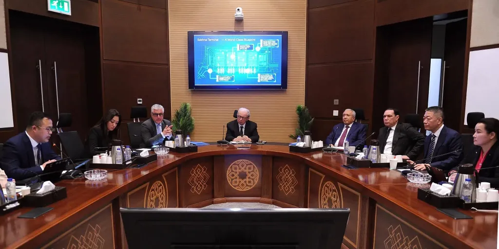 استثمارات صينية جديدة تشمل محطة حاويات ومدينة لوجستية عملاقة