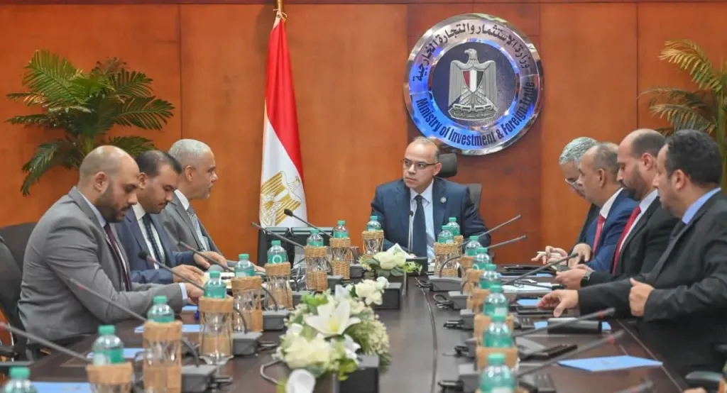 وزير الاستثمار يبحث مع ”مجموعة العربي” خطط التوسع الصناعي وزيادة المكون المحلي والحوافز الاستثمارية