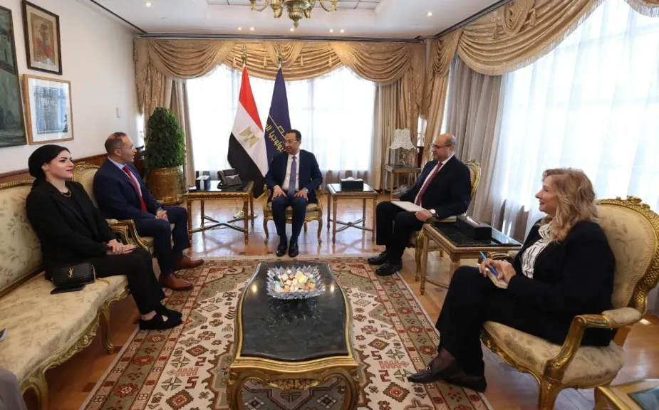 من خلال نموذج ”كرنك”.. وزارة الاتصالات و”إنتل” تبحثان تطوير تطبيقات ذكاء اصطناعي بهوية مصرية.