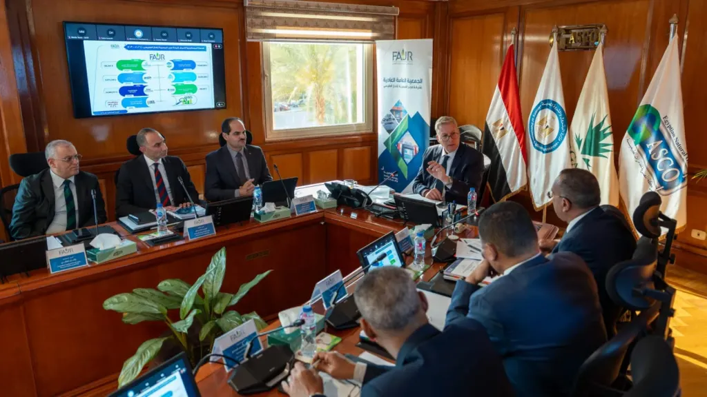 وزير البترول يشهد عمومية “فجر” للغاز: توسع في محطات الطاقة النظيفة وخفض استهلاك الكهرباء 67%