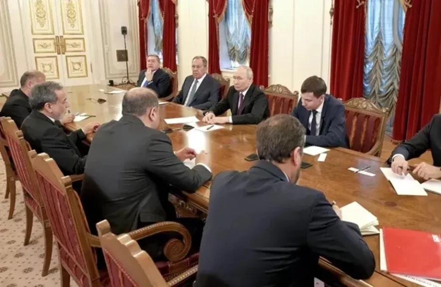 صورة من لقاء بوتين عراقجي