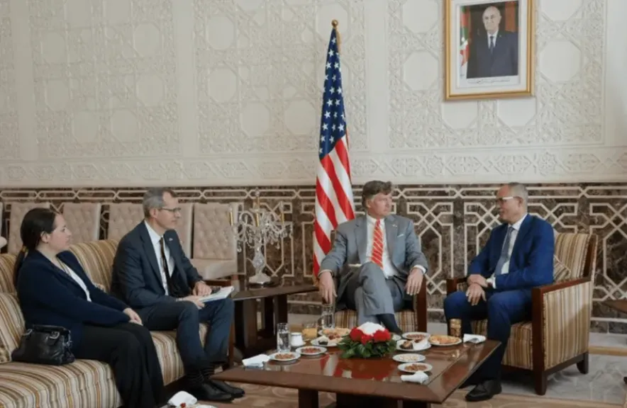 وفد أمريكي رفيع المستوى يزور الجزائر لتعزيز التعاون الأمني والاقتصادي