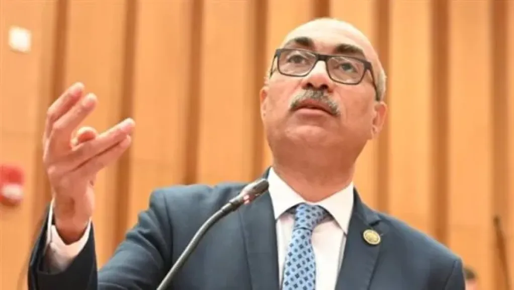 إيهاب منصور: يطالب بإلغاء شرط طلاء الواجهات في بعض حالات التصالح