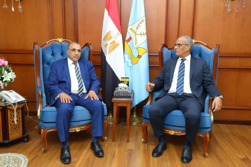 محافظ كفرالشيخ يبحث تعظيم إنتاج بنجر السكر بالإرشاد الزراعي والمعاملات الحديثة دعماً للمزارعين.. 130 ألف فدان مستهدف.. وتيسيرات مستمرة للتوريد حتى يوليو القادم