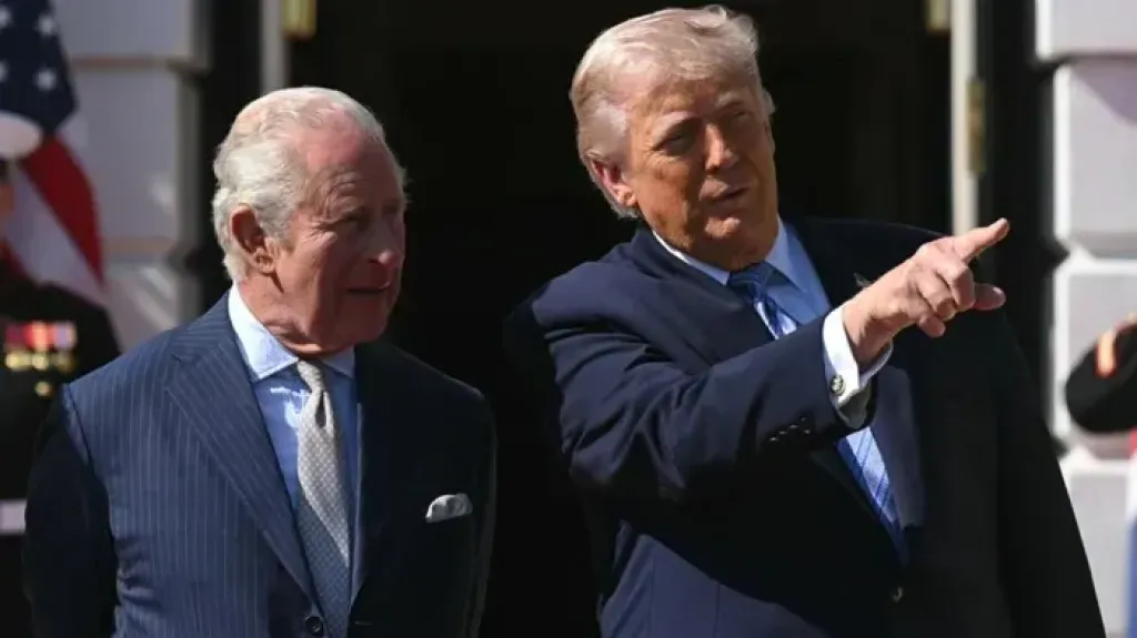 الرئيس الأمريكي ترامب يفجر مفاجأة بشأن والدته: كانت تحب تشارلز الثالث ملك بريطانيا