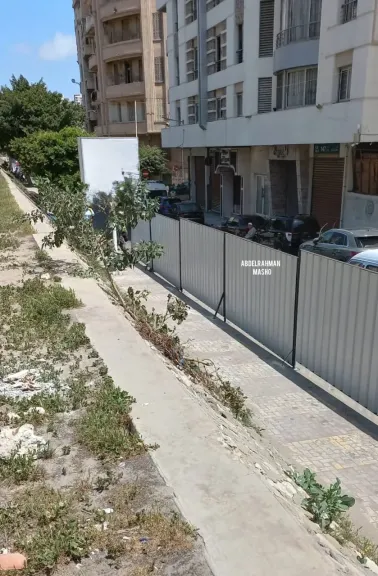 سكان سبورتنج والابراهيمية يناشدون محافظ الإسكندرية لفتح طريق المشاه في مسار الترام