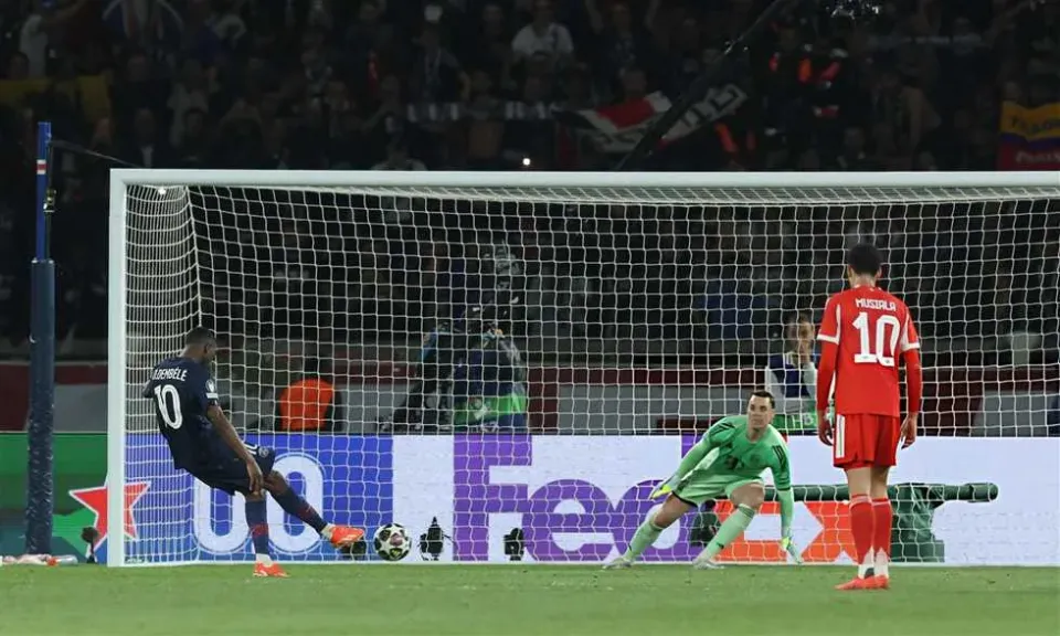 باريس سان جيرمان يهزم بايرن ميونخ 5-4 في ملحمة كروية بذهاب نصف نهائي دوري أبطال أوروبا