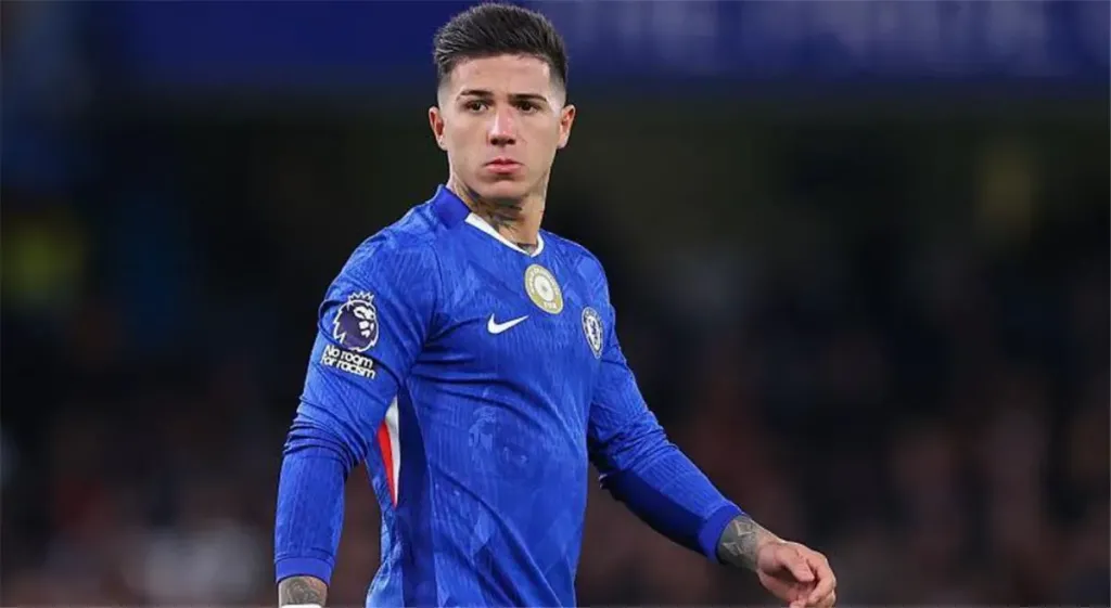 تمرد في الكواليس.. هل يشعل إنزو فيرنانديز أزمة للرحيل إلى ريال مدريد؟