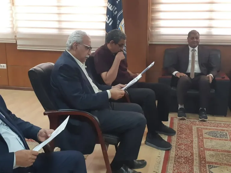 مدير تعليم البحر الأحمر يشارك في اجتماع مجلس كلية التربية لبحث التوسع في التخصصات الأكاديمية