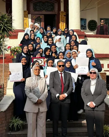 «عطية» يكرم أسرة مدرسة «الأورمان شيراتون» بالدقي: نموذج للانضباط والتميز